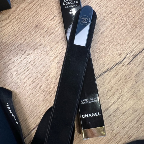 Chanel nail file exclusive - Picture 1 of 2